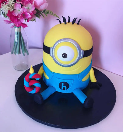 Minion Cake