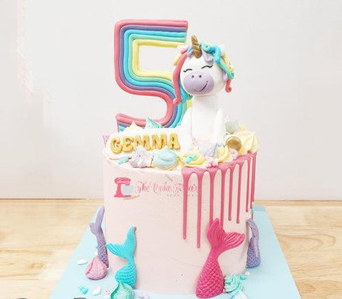Cakes With 3D Unicorns