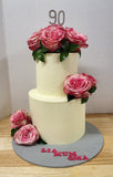 Buttercream Cakes With Fresh Flowers
