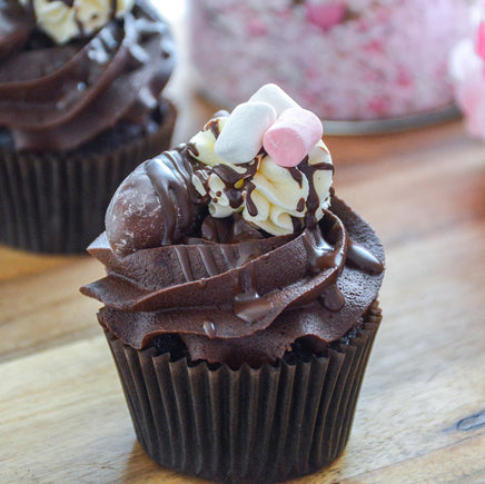 Deluxe Cupcakes 6 Pack - Made Fresh Daily