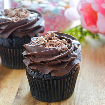 Deluxe Cupcakes 6 Pack - Made Fresh Daily