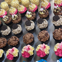 Deluxe Cupcakes 6 Pack - Made Fresh Daily